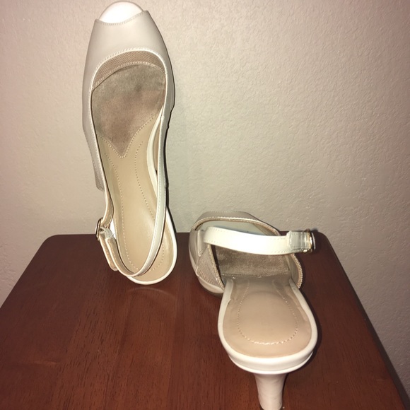 Cream Open-toe Heels - Picture 3 of 5